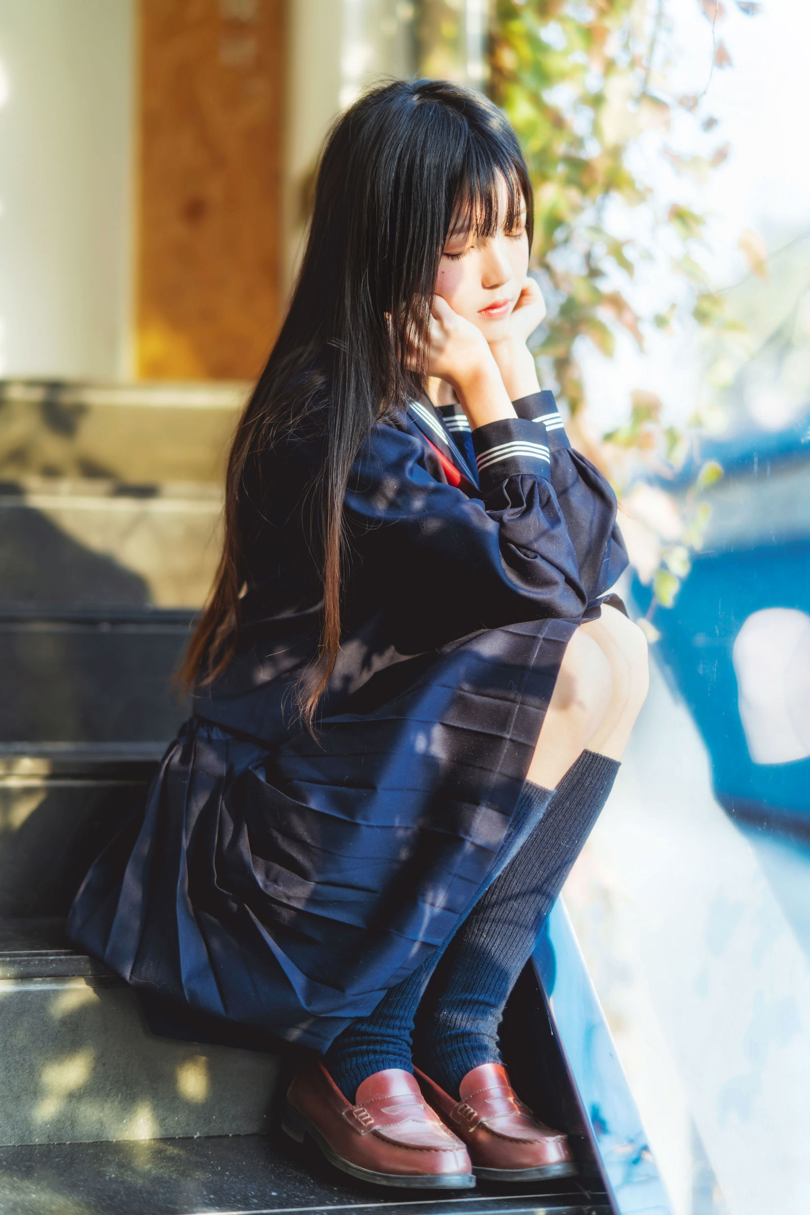 [网红COSER] 桜桃喵 - (小少女)黑色水手服COS系列  写真套图1 