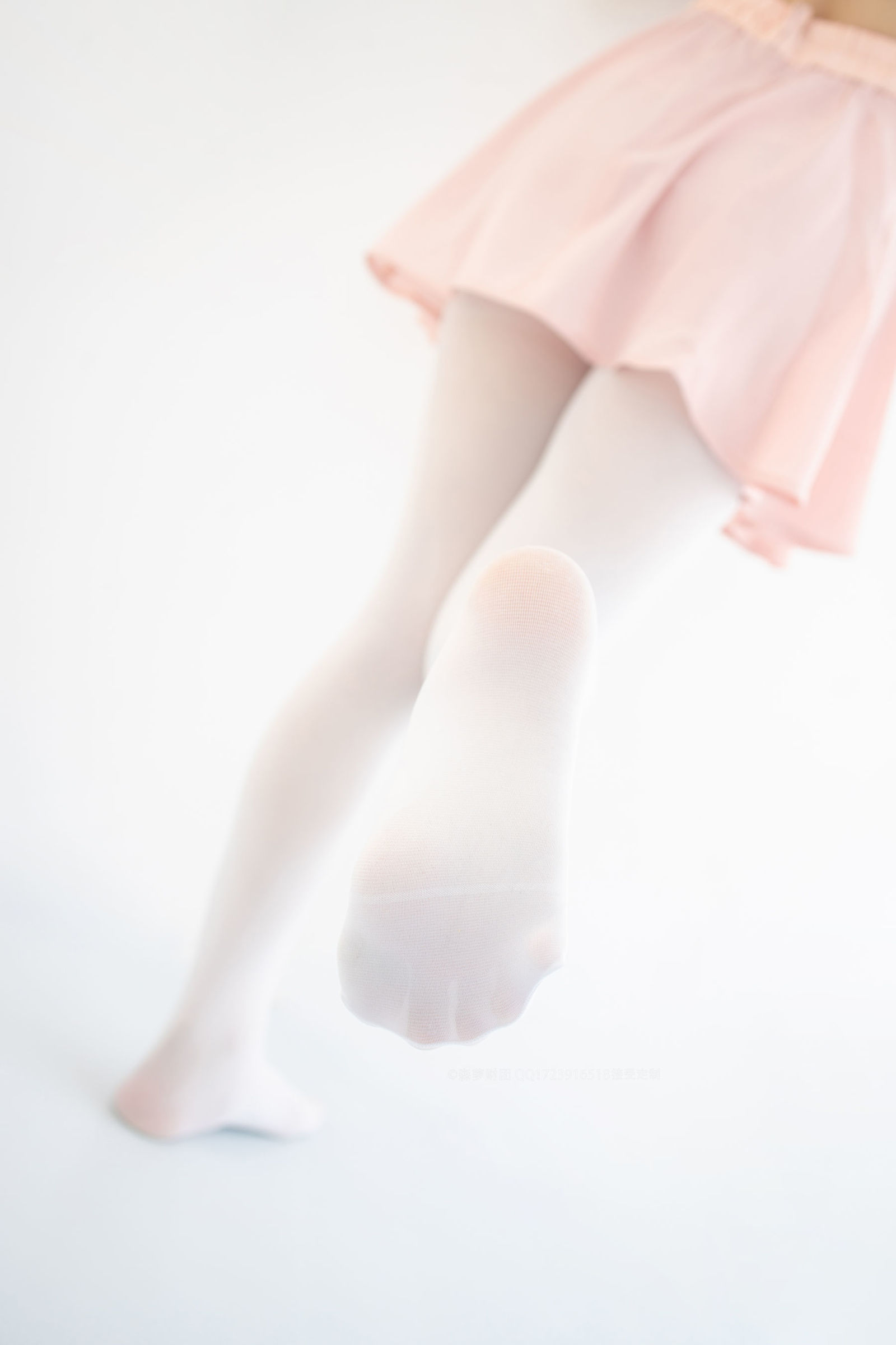 [森萝财团] X-052 萝莉丝袜 80D白丝踩物 [66P]