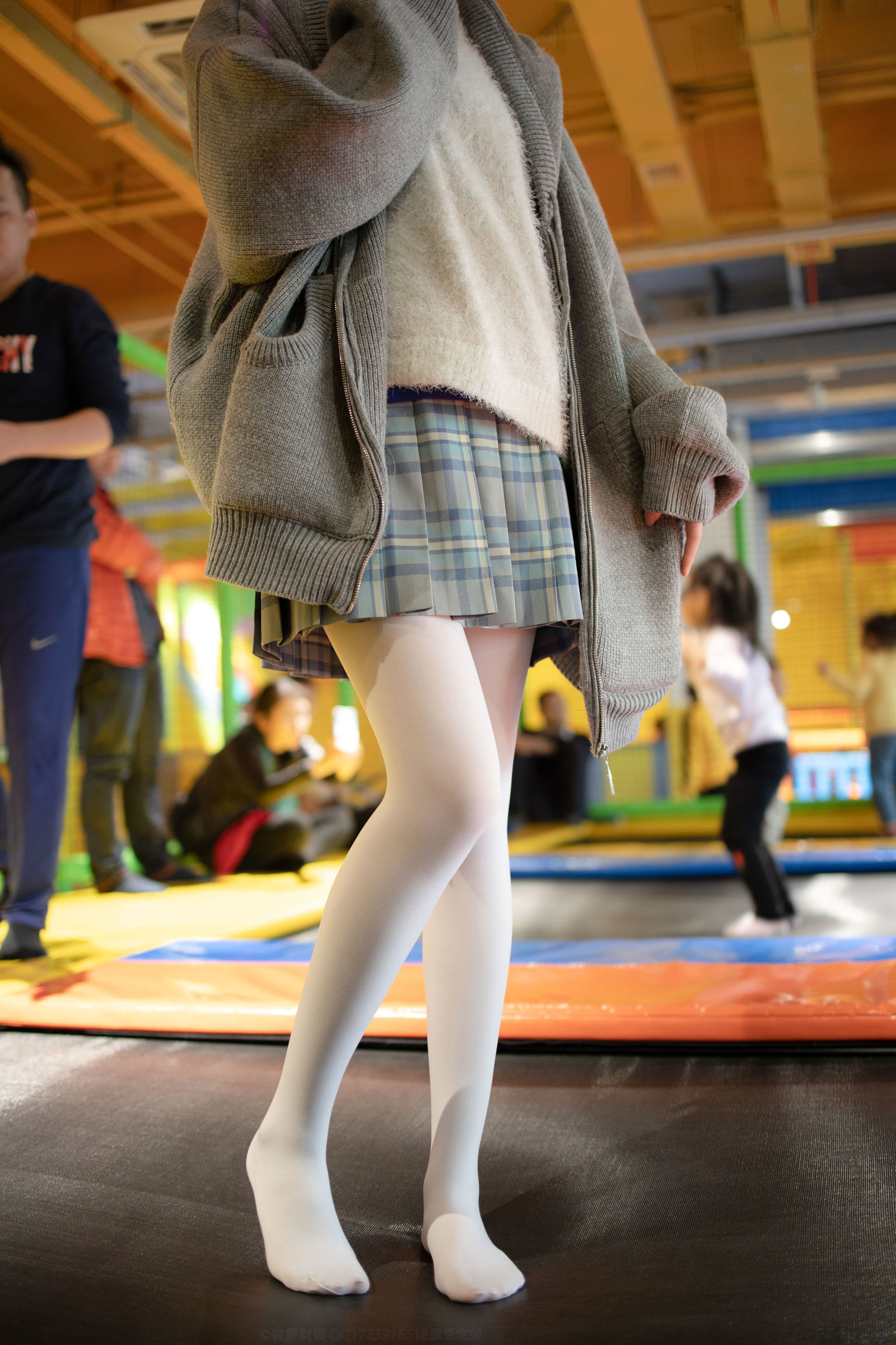 [森萝财团] X-047 儿童乐园里的一天 萝莉丝袜写真[141P]