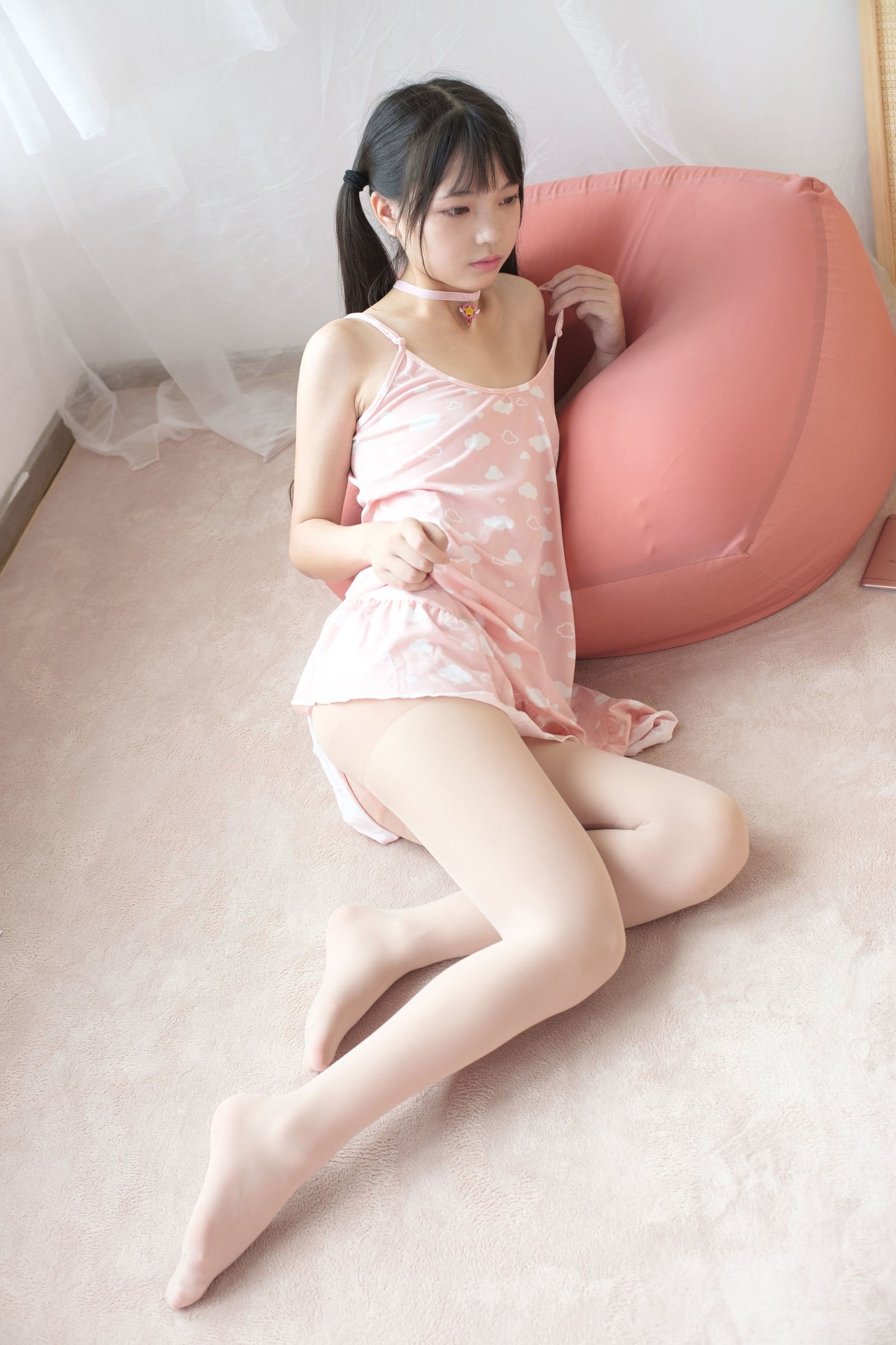 [森萝财团] X-039 粉红小可爱的肉丝 萝莉丝袜写真套图[71P]