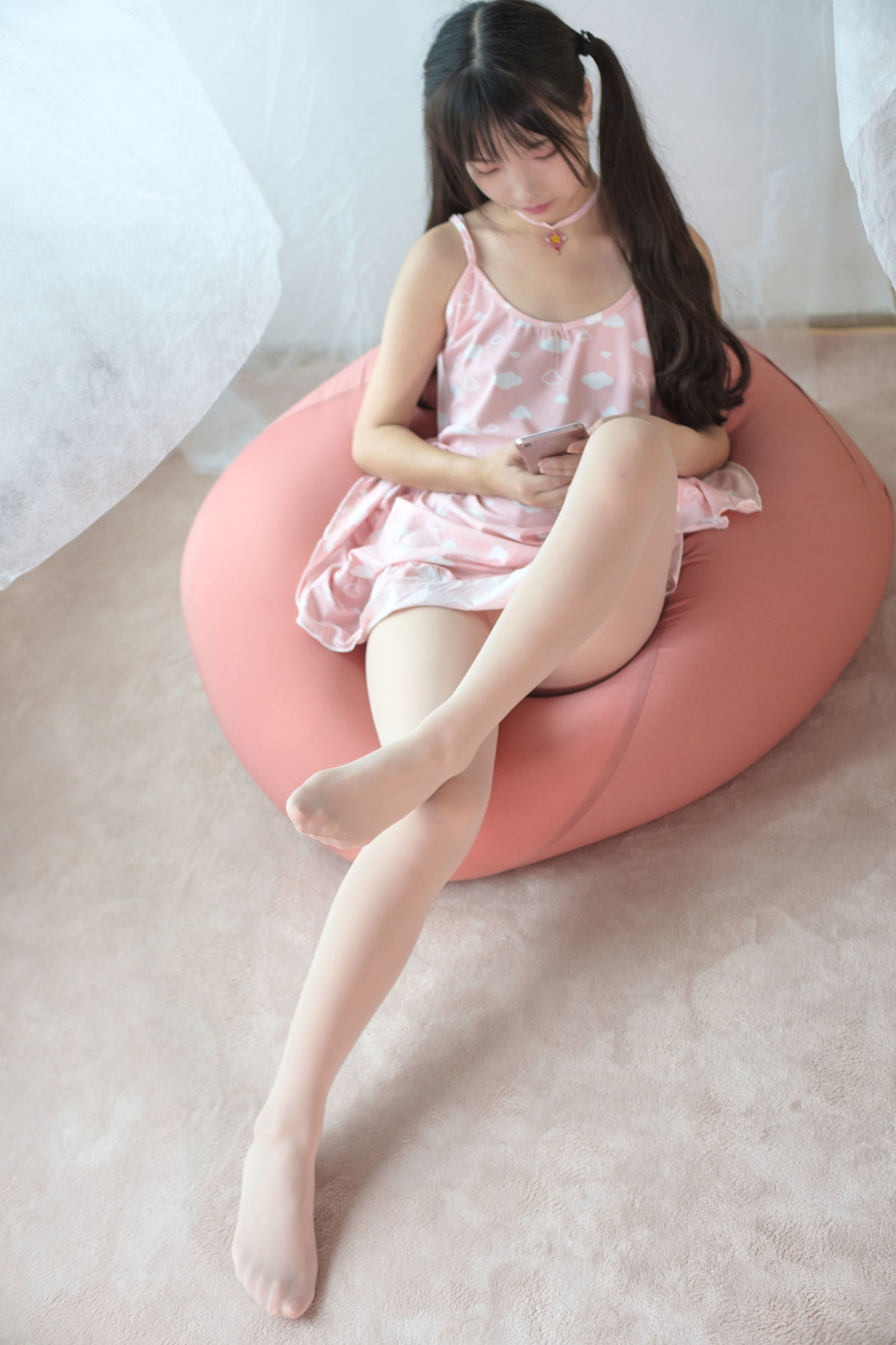 [森萝财团] X-039 粉红小可爱的肉丝 萝莉丝袜写真套图[71P]