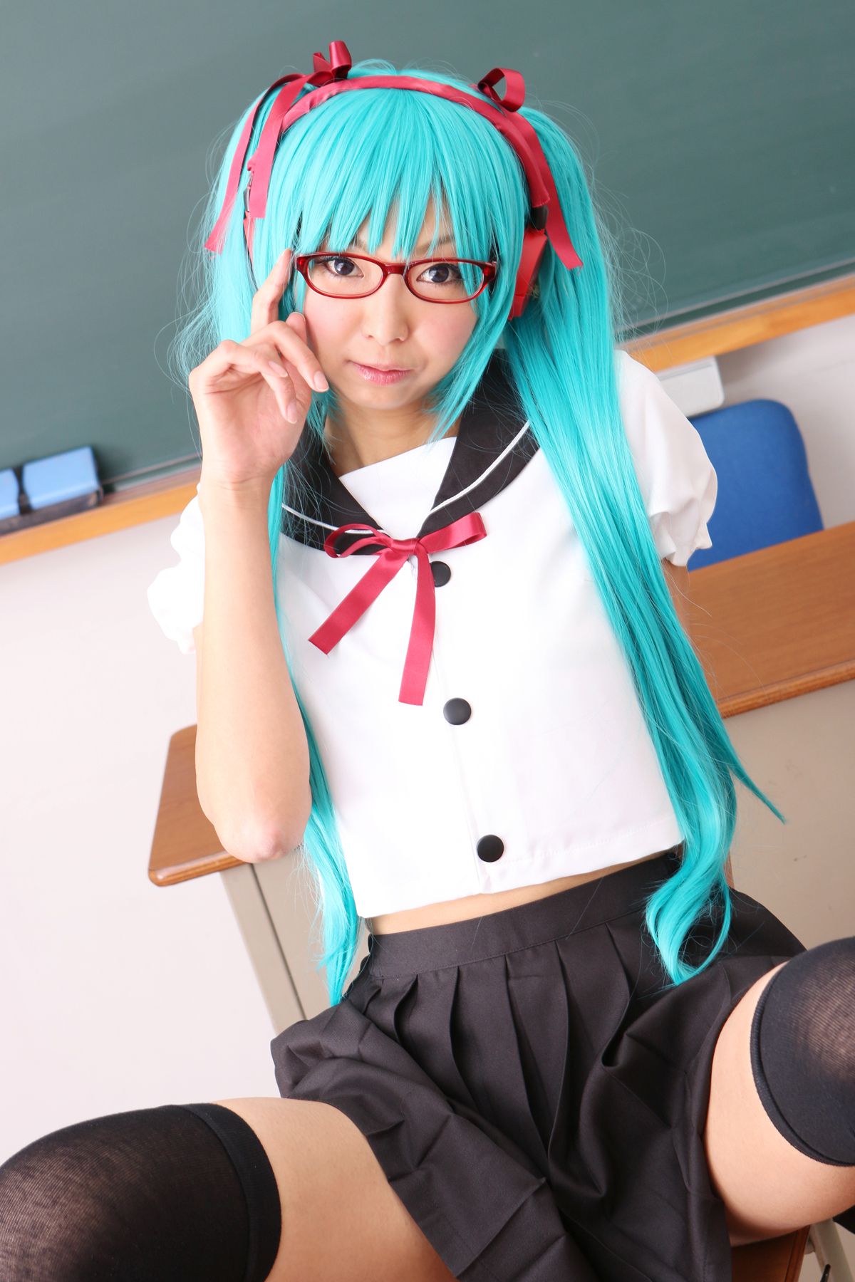 [Cosplay套图] New Hatsune Miku from Vocaloid - So Sexy[200P]