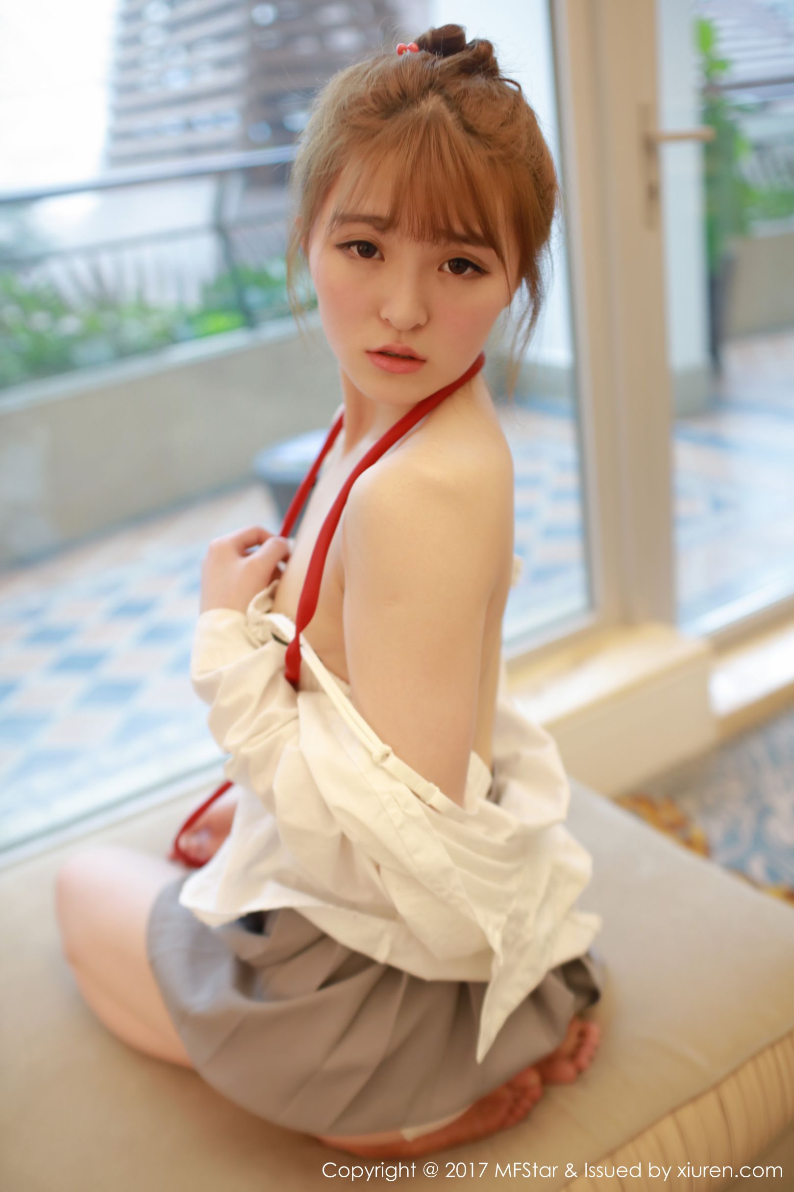 [MFStar模范学院] Vol.098 伊小七MoMo - 学生装白衬衫+短裙系列[46P]