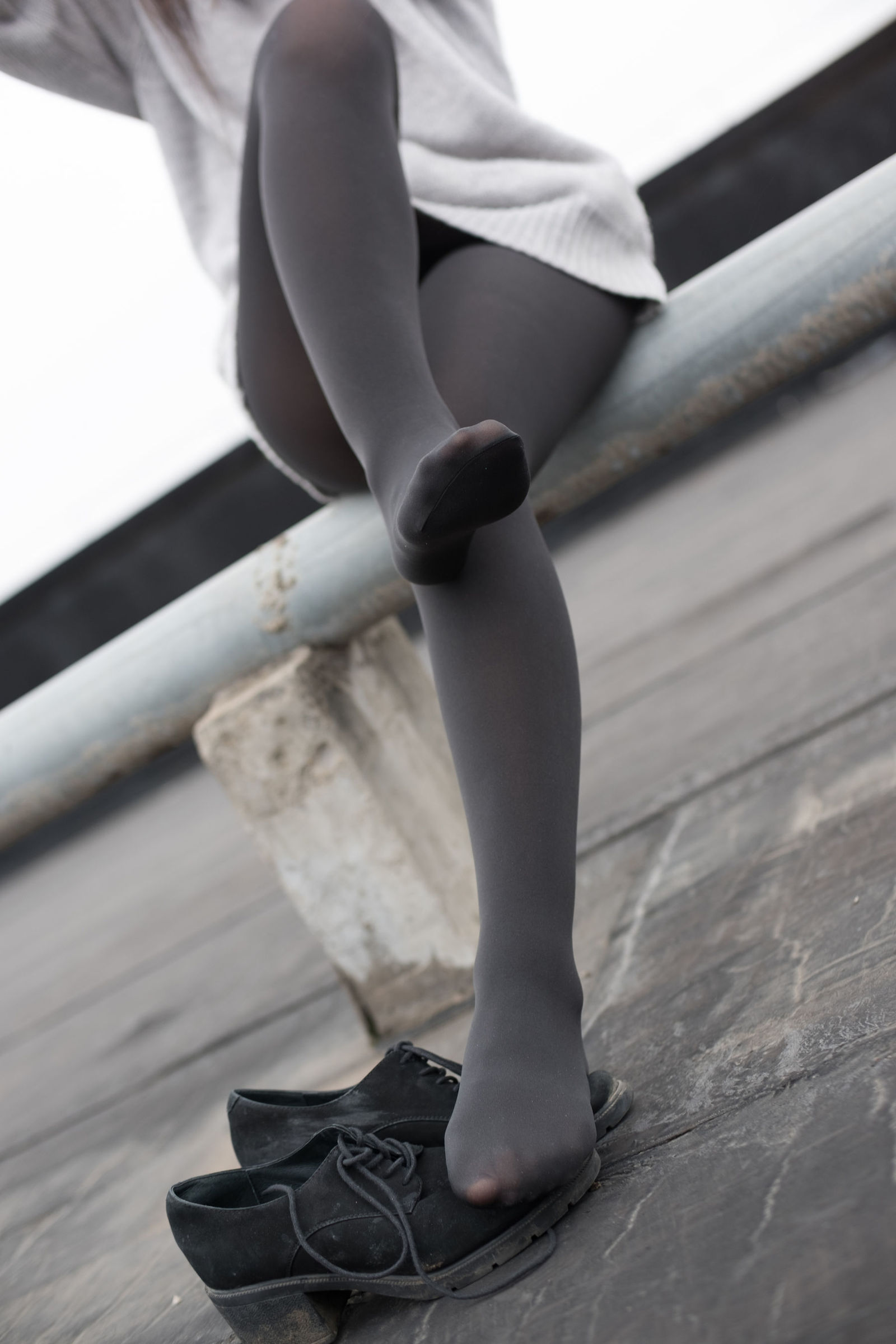 taotuhome[森萝财团] BETA-007 楼梯间的黑丝小妹 萝莉丝袜写真套图第2张