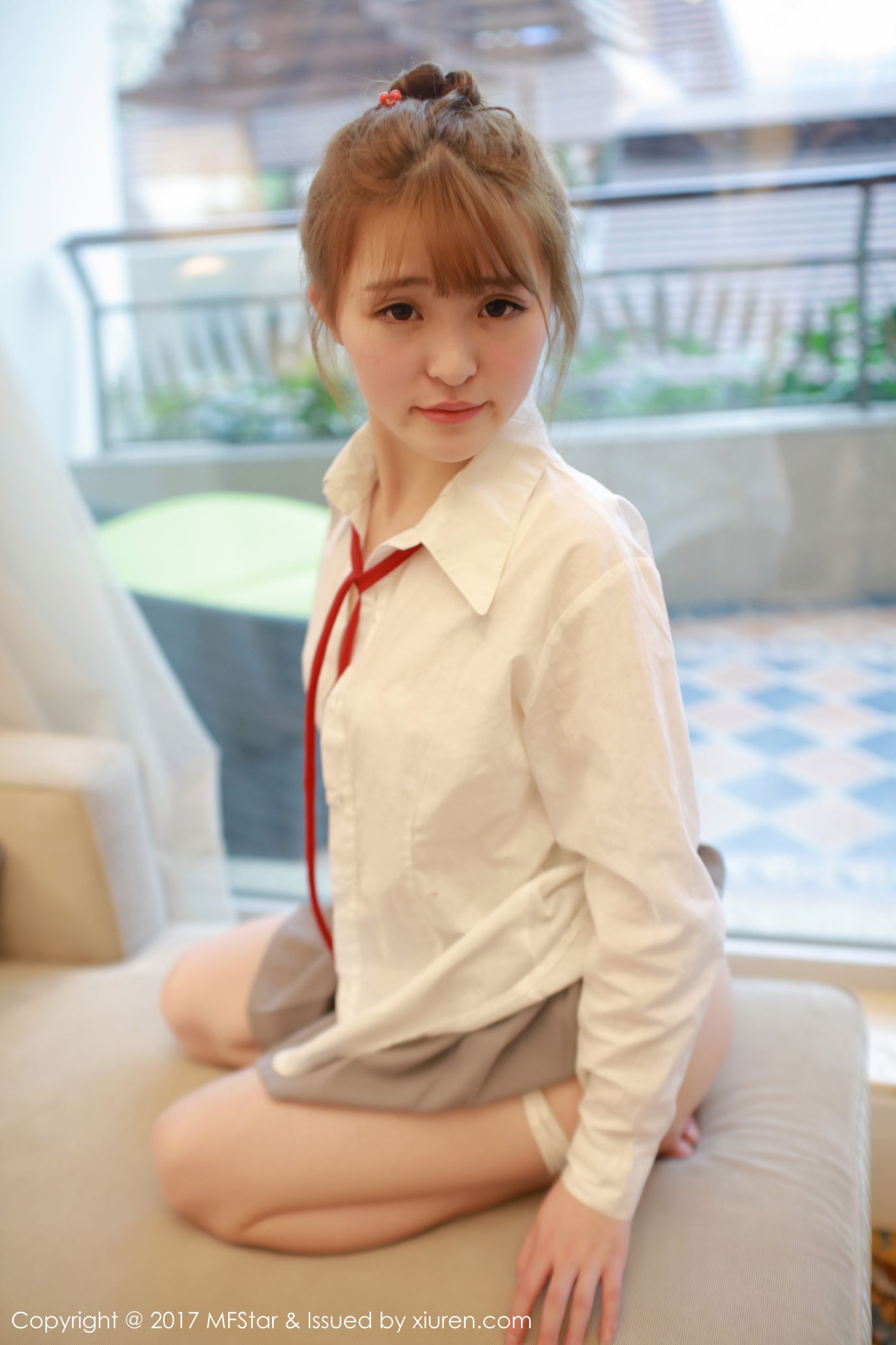 [MFStar模范学院] Vol.098 伊小七MoMo - 学生装白衬衫+短裙系列[46P]
