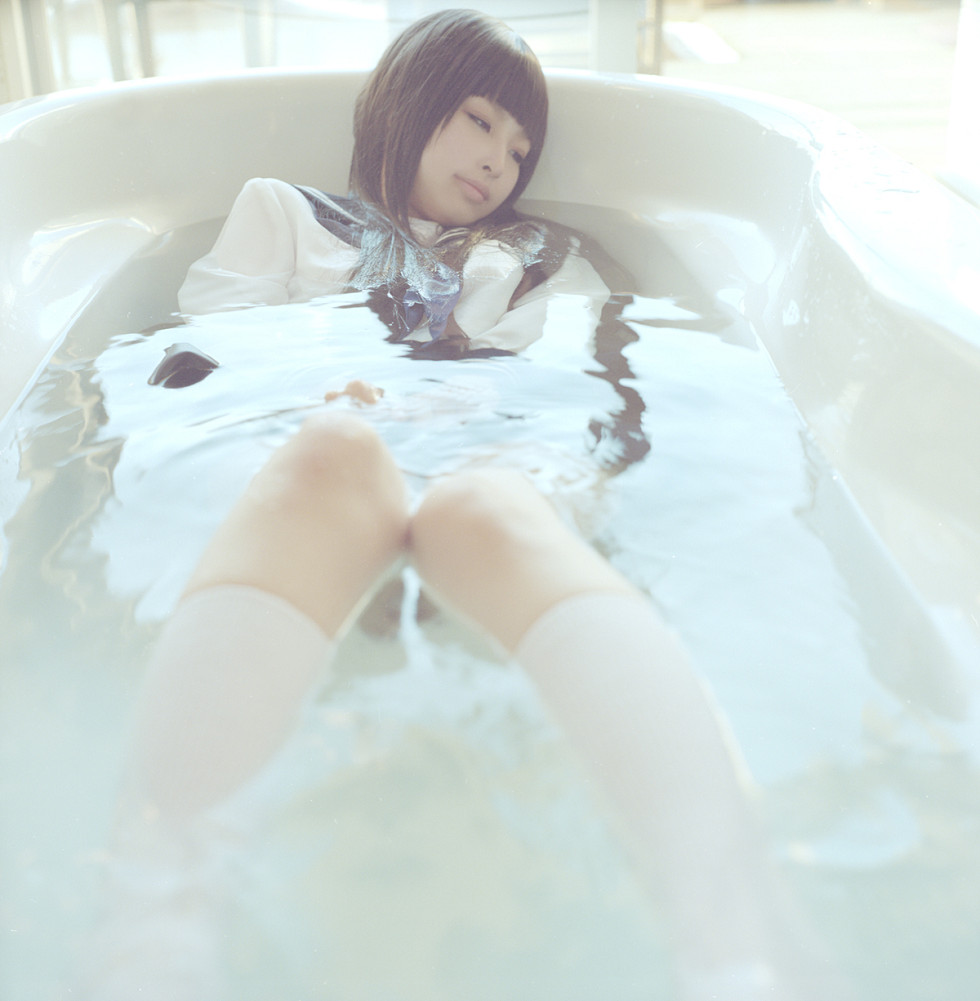 Taro少女学生制服浴室湿身诱惑写真集135P