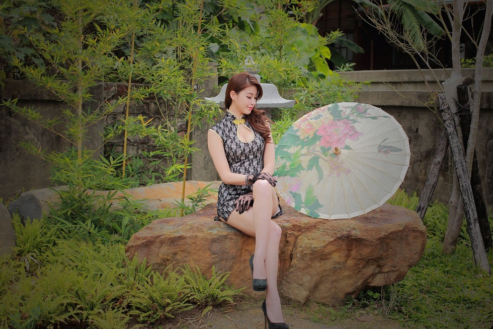 台湾正妹邬育錡户外旗袍系列秀完美身材性感迷人写真65P