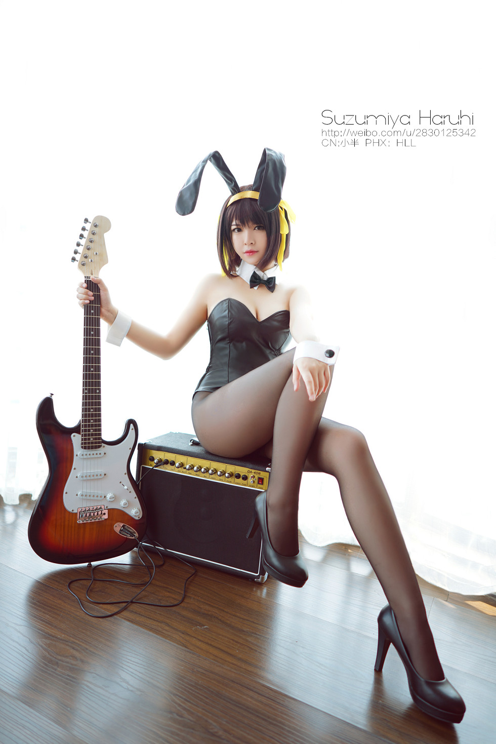 嫩模黑丝腿控性感兔女郎之吉他美女迷人写真15P