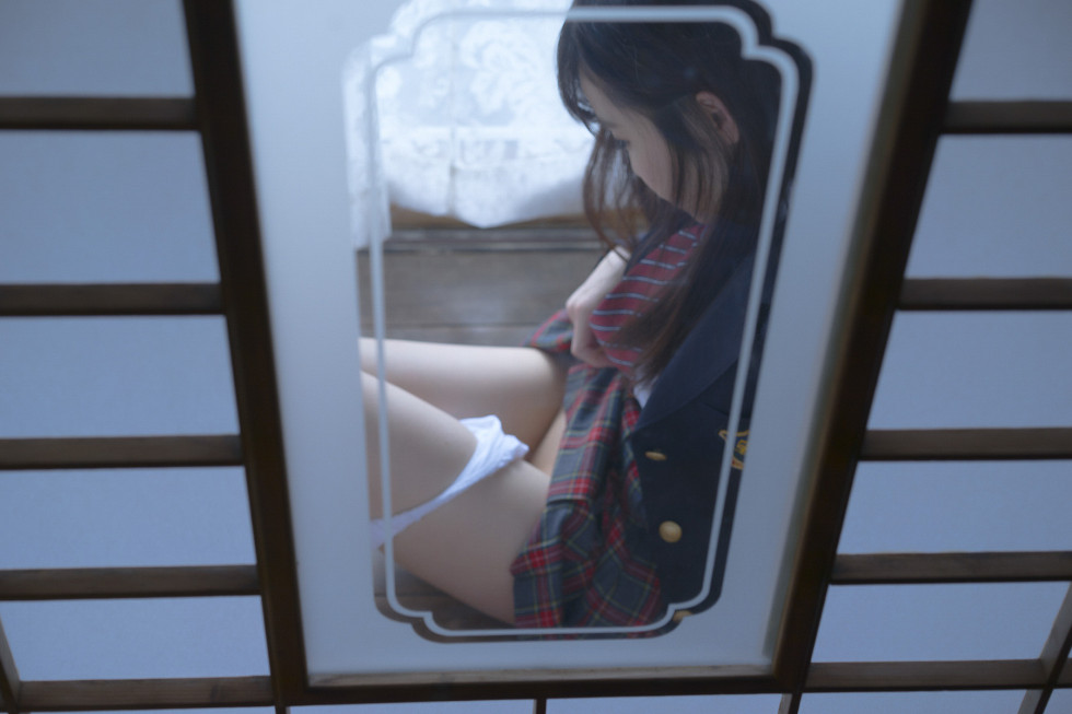 日本写真偶像逢坂爱性感学生装加浴室大尺度全裸诱惑系列写真586P