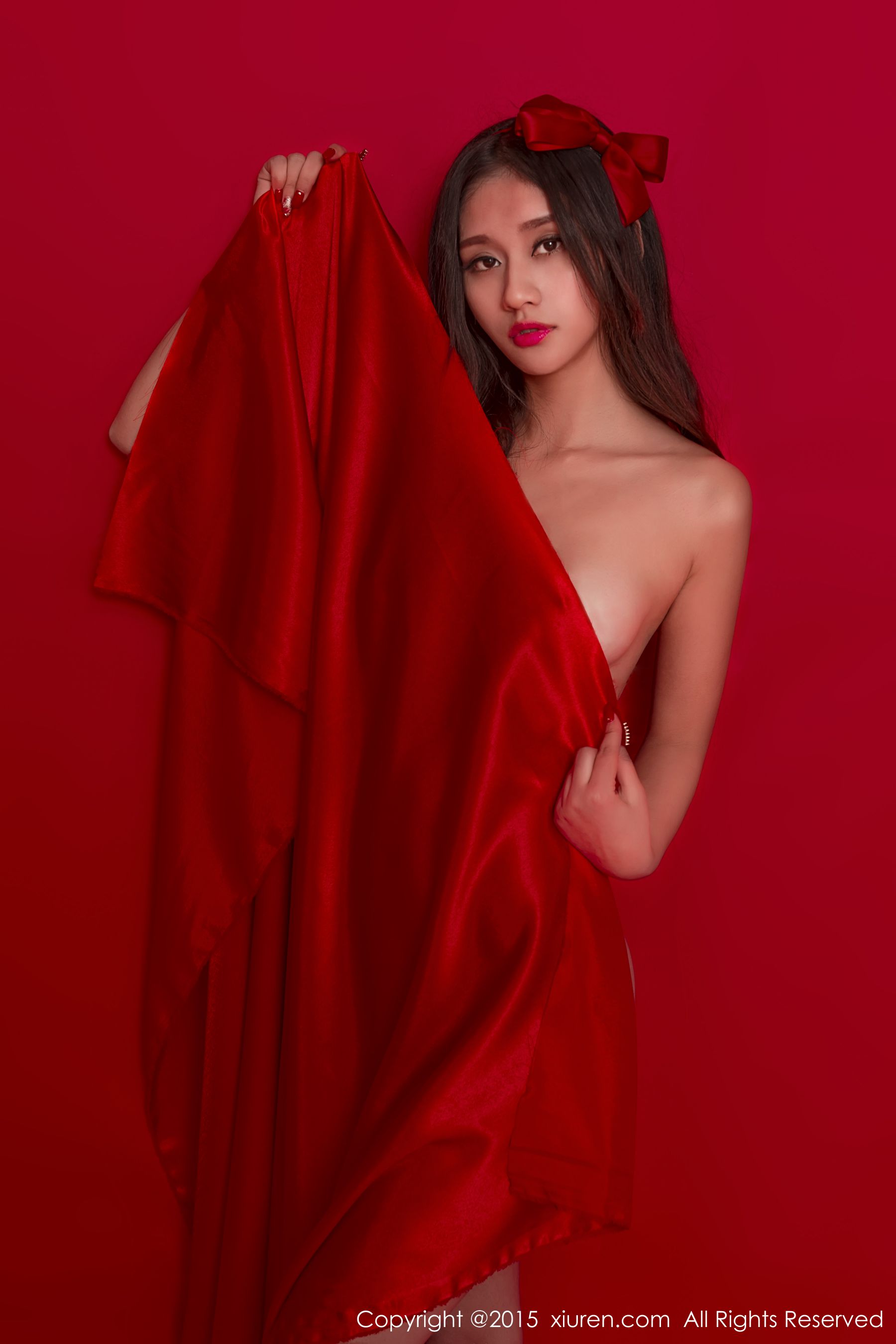 taotuhome[XiuRen秀人网] No.282 史雨姐姐 - 红色背景唯美人体摄影第21张
