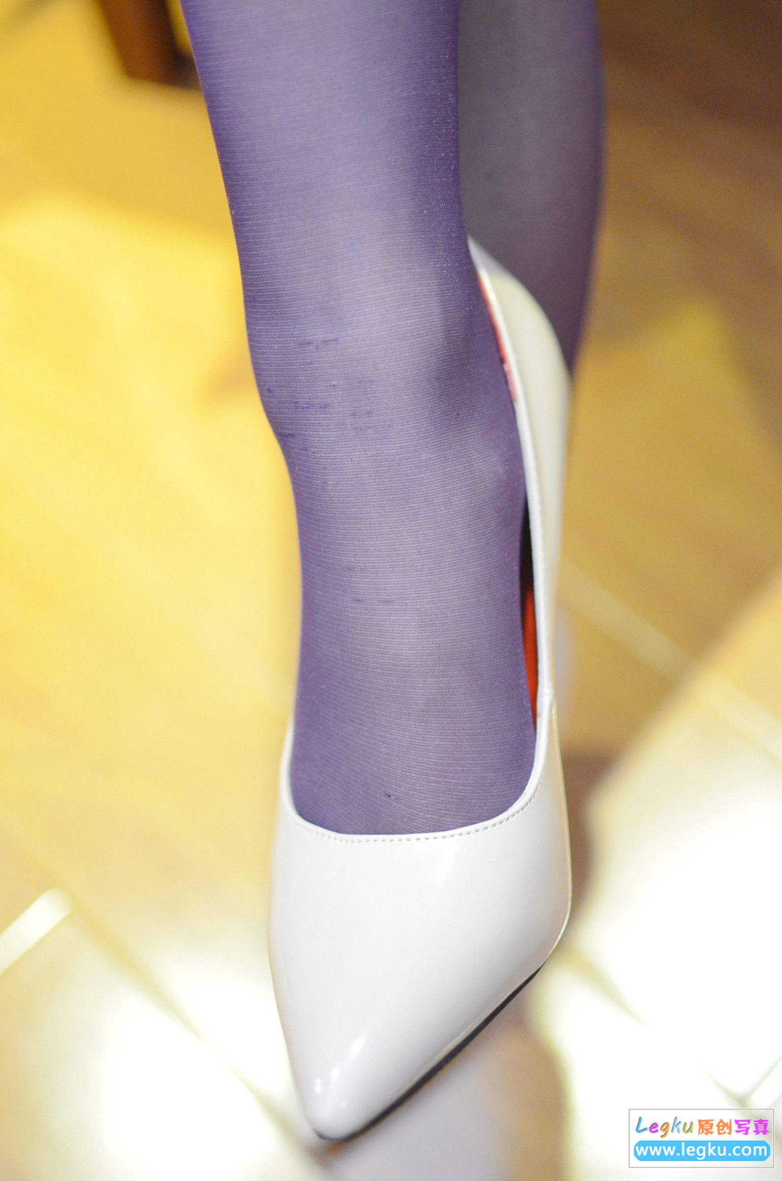 [Legku丝袜] No.225 紫色丝袜丝足高跟 写真套图2 