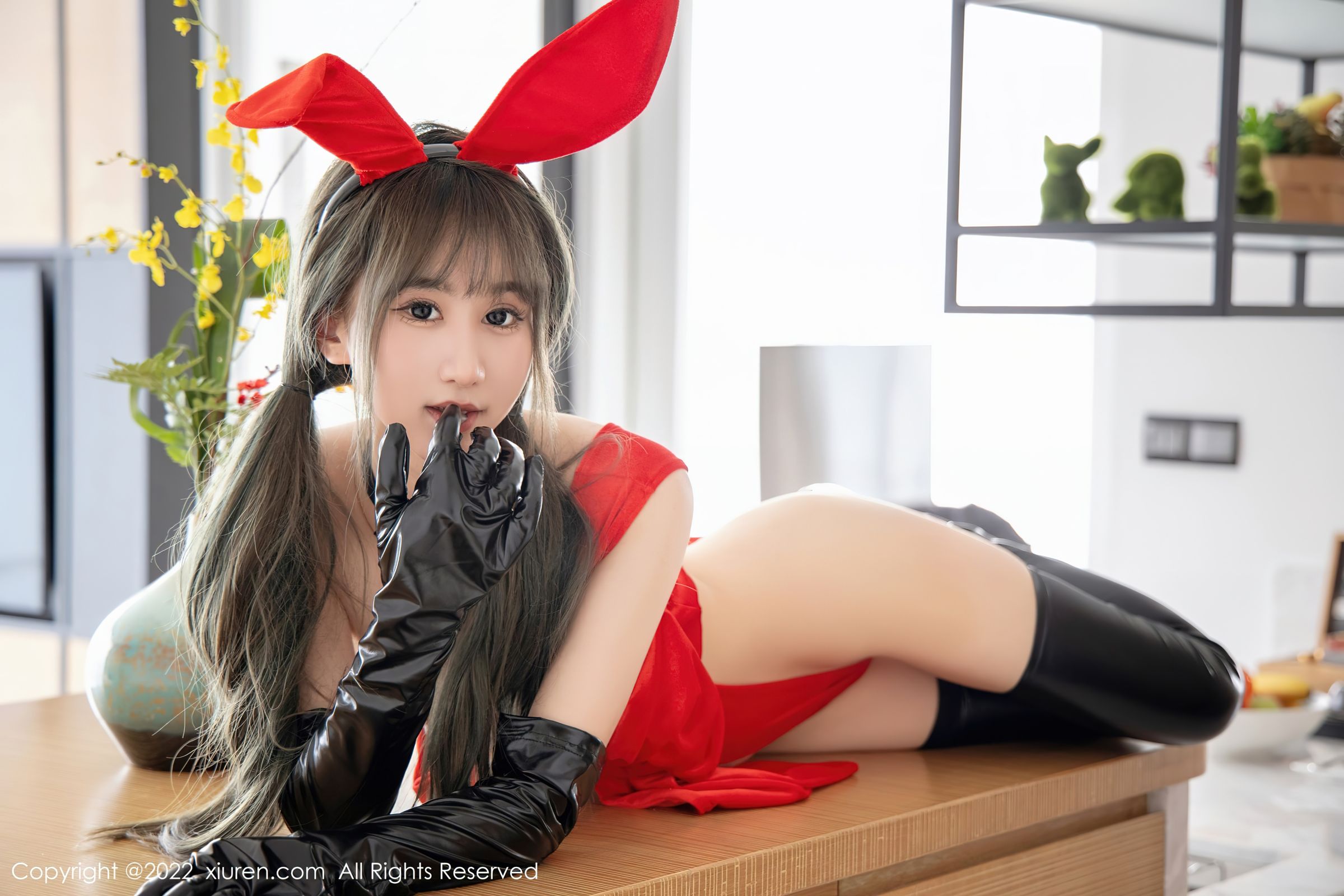 [XiuRen秀人网]-No.4828-小果冻儿-兔子装红色服饰搭配黑色皮靴-套图之家