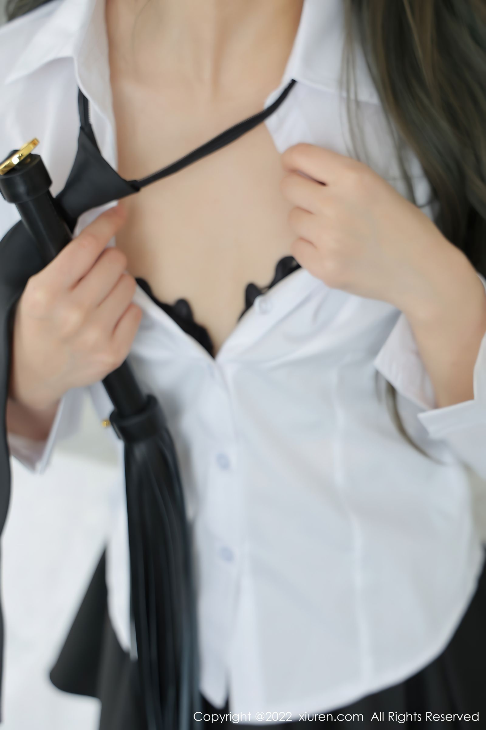 [XiuRen秀人网]-No.4789-小果冻儿-白色T恤黑色短裙黑色内衣搭配黑丝-套图之家
