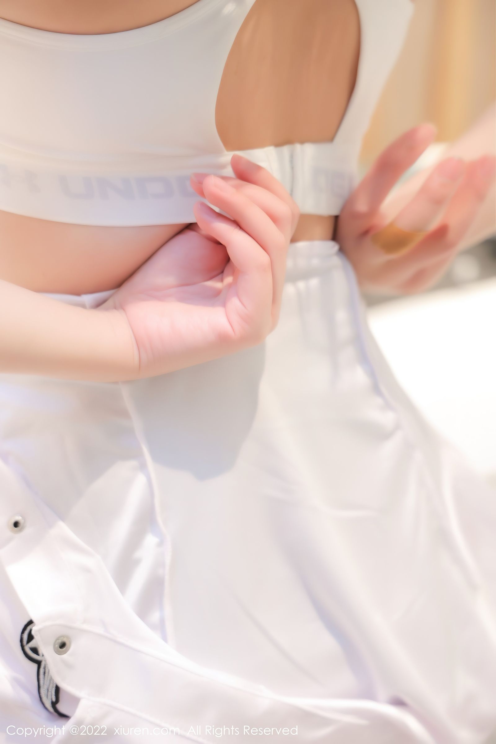 [XiuRen秀人网]-No.4750-summer宝宝-空姐制服蓝色短裙搭配白色丝袜-套图之家