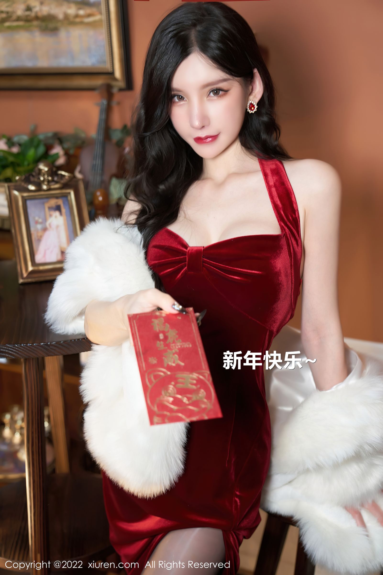 [XiuRen秀人网]-No.4545-周于希Sally-三亚旅拍-新年主题红色礼裙红色高跟鞋-套图之家