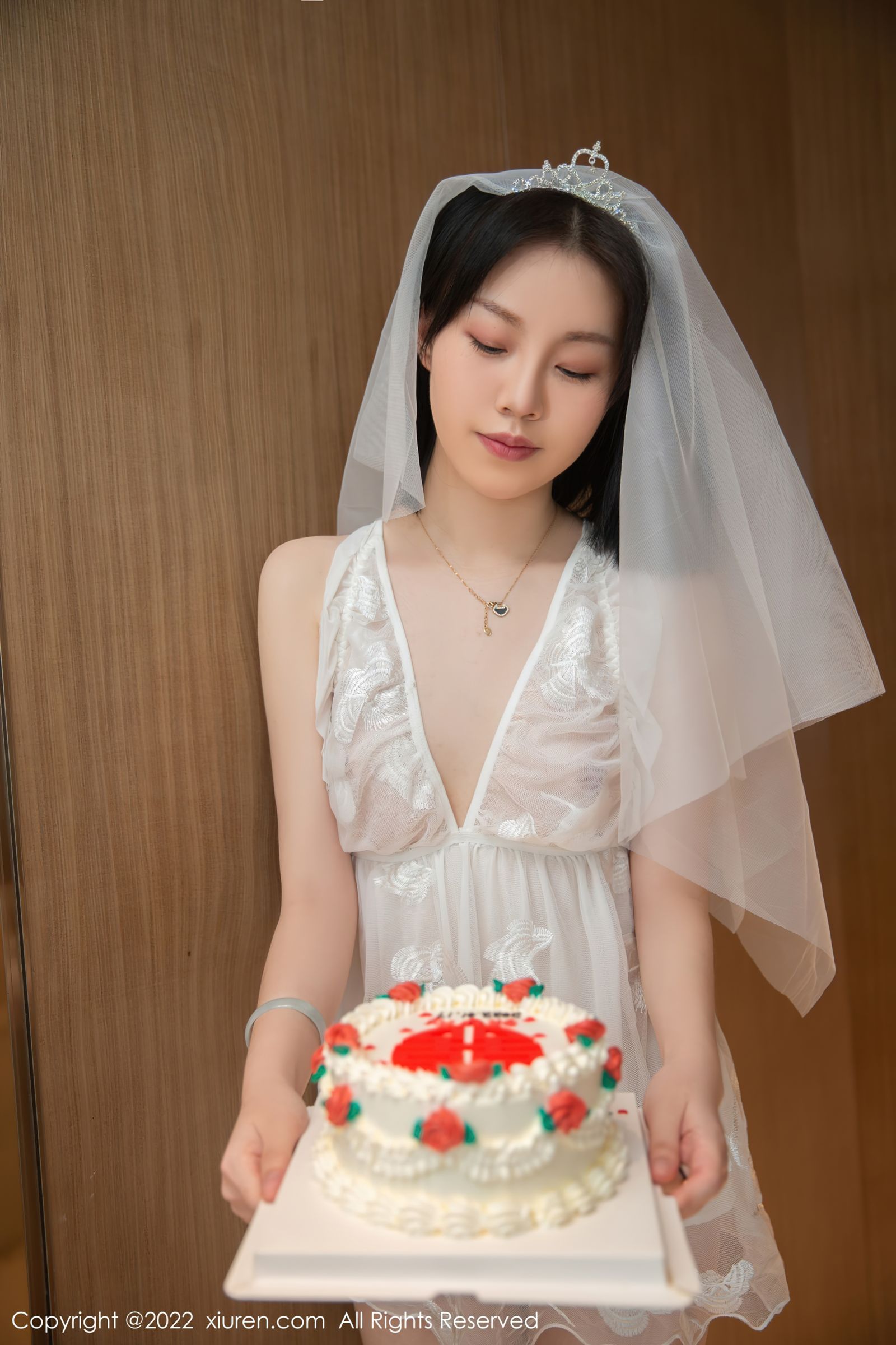 [XiuRen秀人网]-No.4530-一颗甜蛋黄a-结婚纪念日主题-白色轻透礼服-套图之家