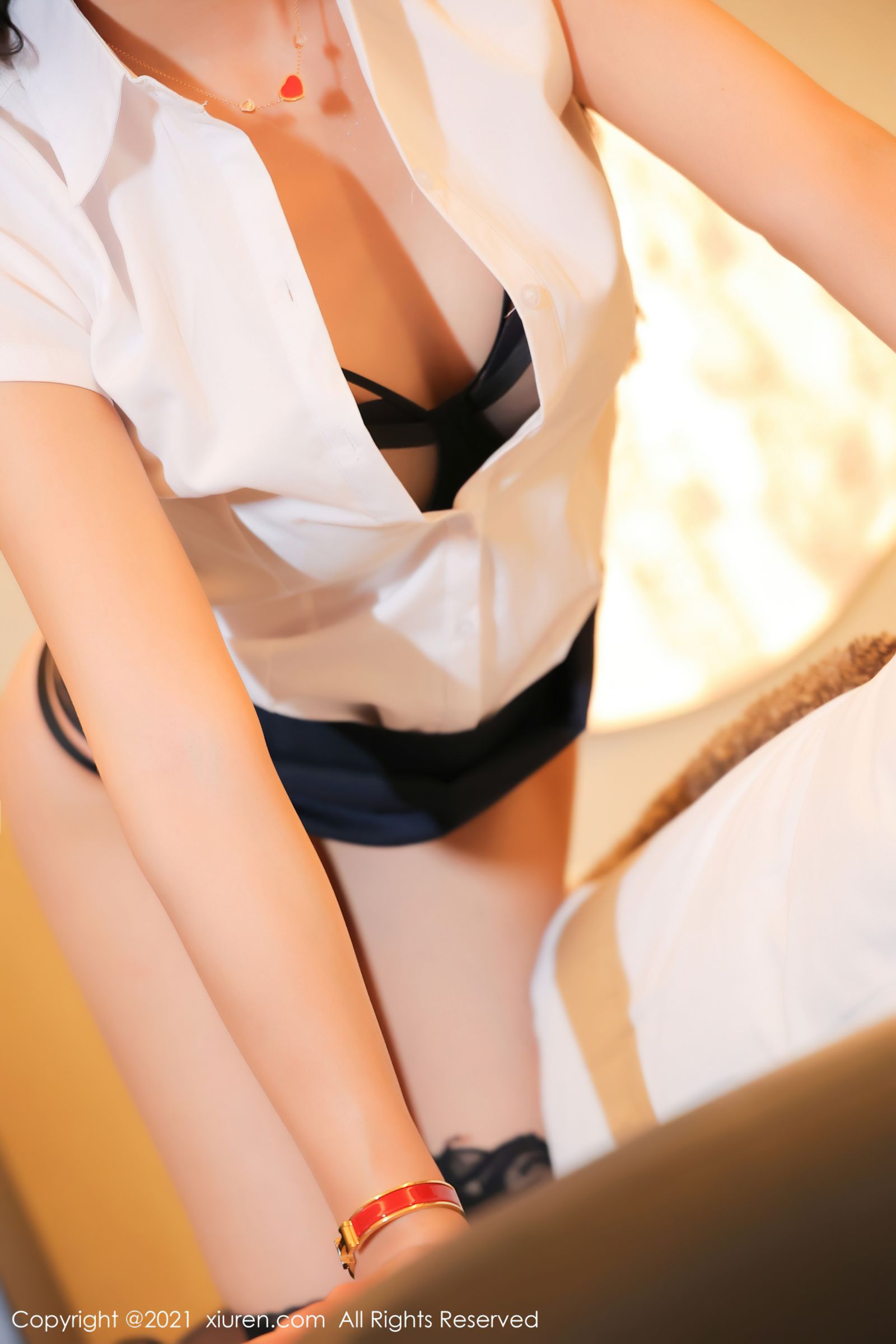 [XiuRen秀人网]-No.3999-蓝莓FY-白衬衫黑短裙OL系列-套图之家