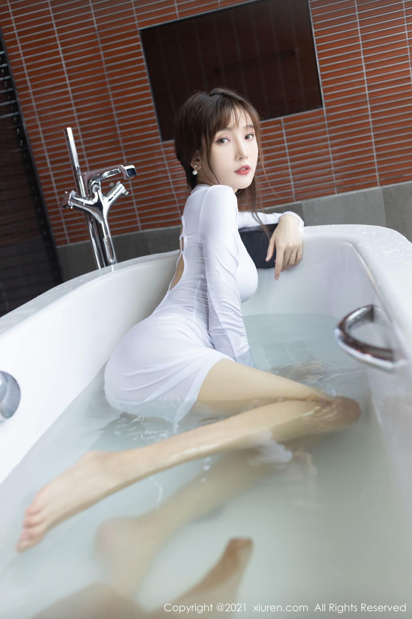 [XiuRen秀人网]-No.3991-陆萱萱-浴室主题湿身系列-套图之家