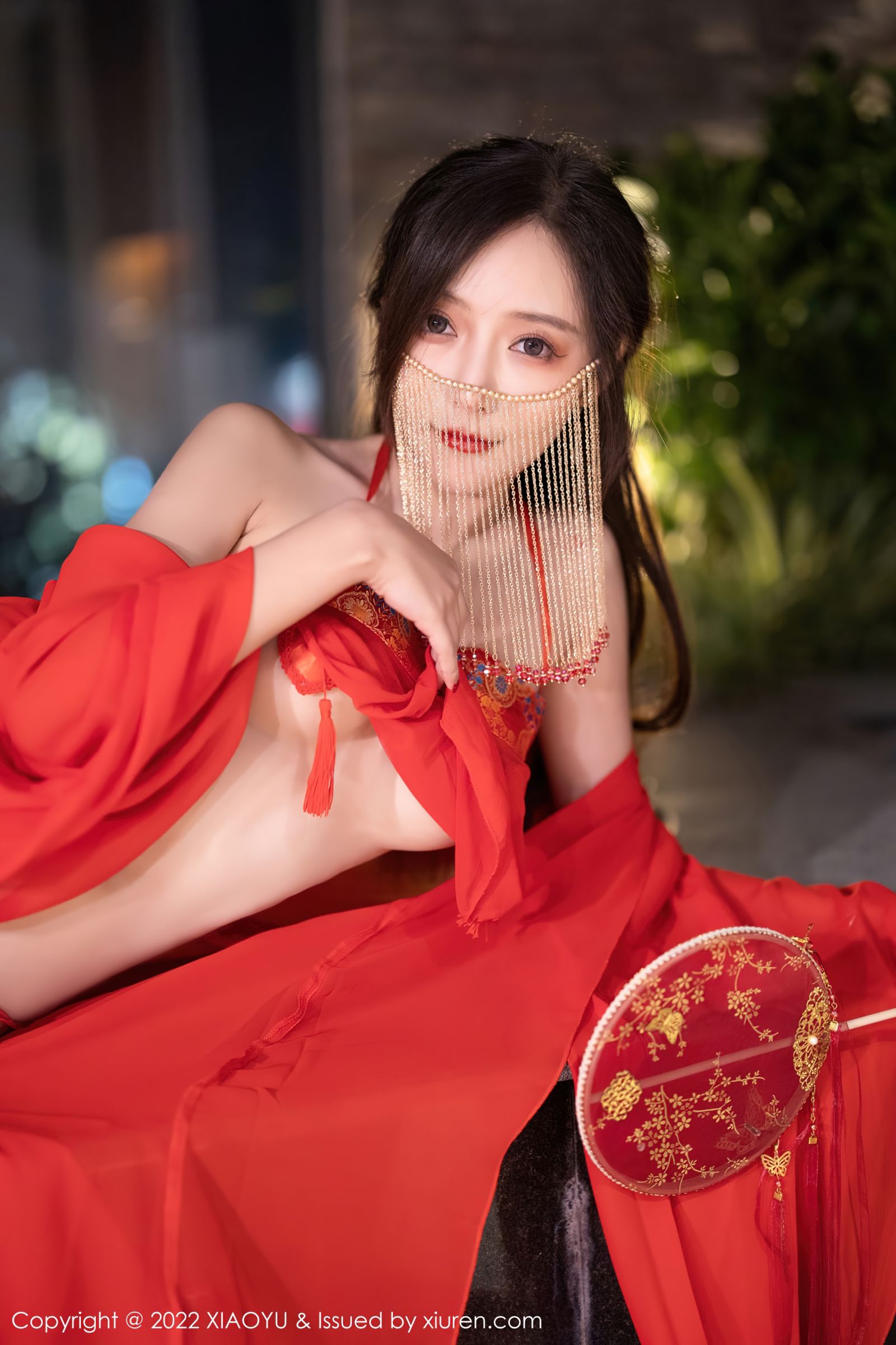 [XIAOYU语画界]-Vol.708-王馨瑶yanni-红色古典长衫水中嬉戏-套图之家